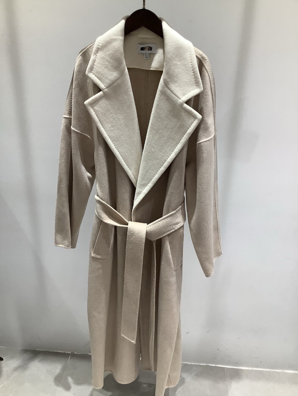 REISS Marcela two tone blindseam coat - Picture 7 of 13